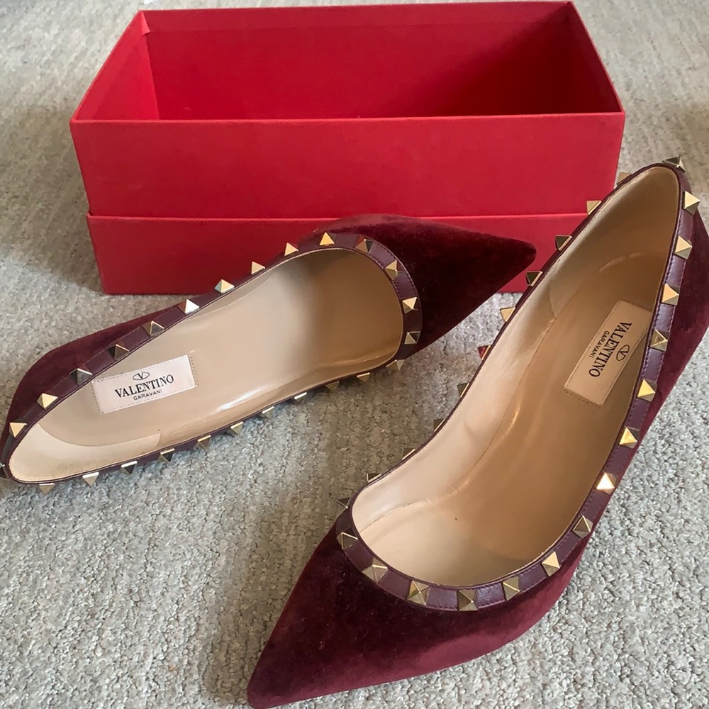 Never worn brand new Valentino suede pumps